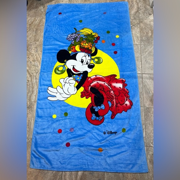 Disney Minnie Mouse Beach Towel approx 33” x 63.5 inches,100% cotton, NWOT - Picture 1 of 3